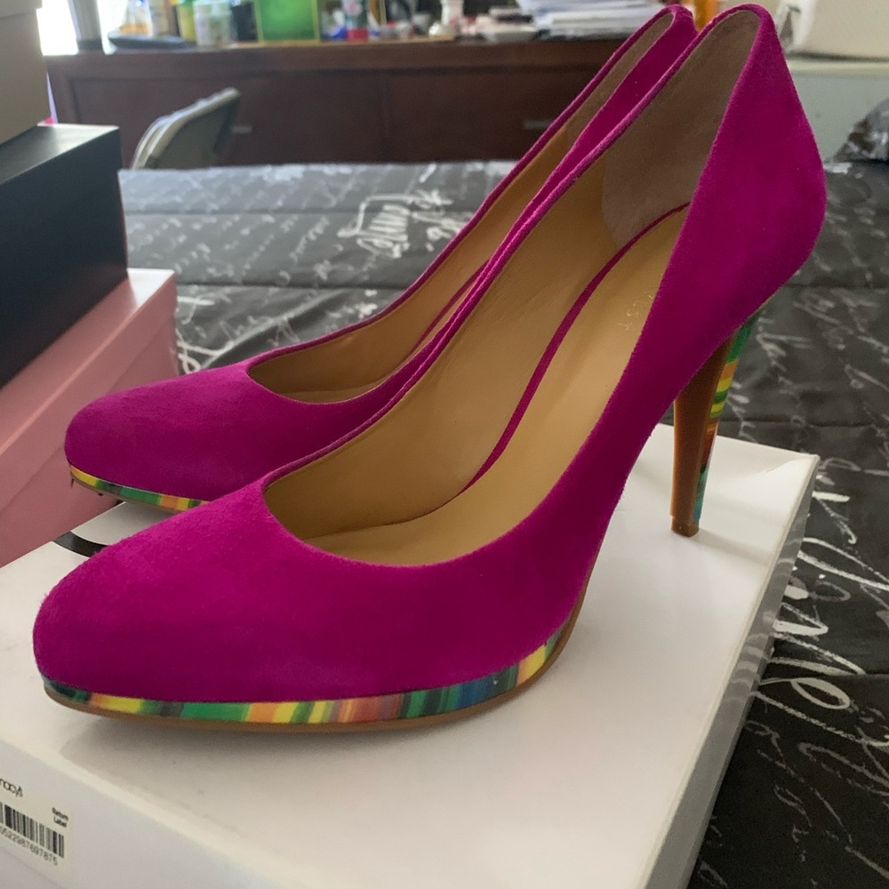Heels - Picture 2 of 2